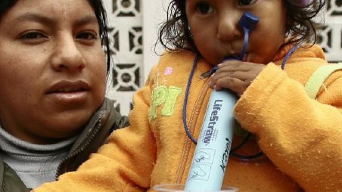 lifestraw o inventie fabuloasa paiul care salveaza mii de vieti