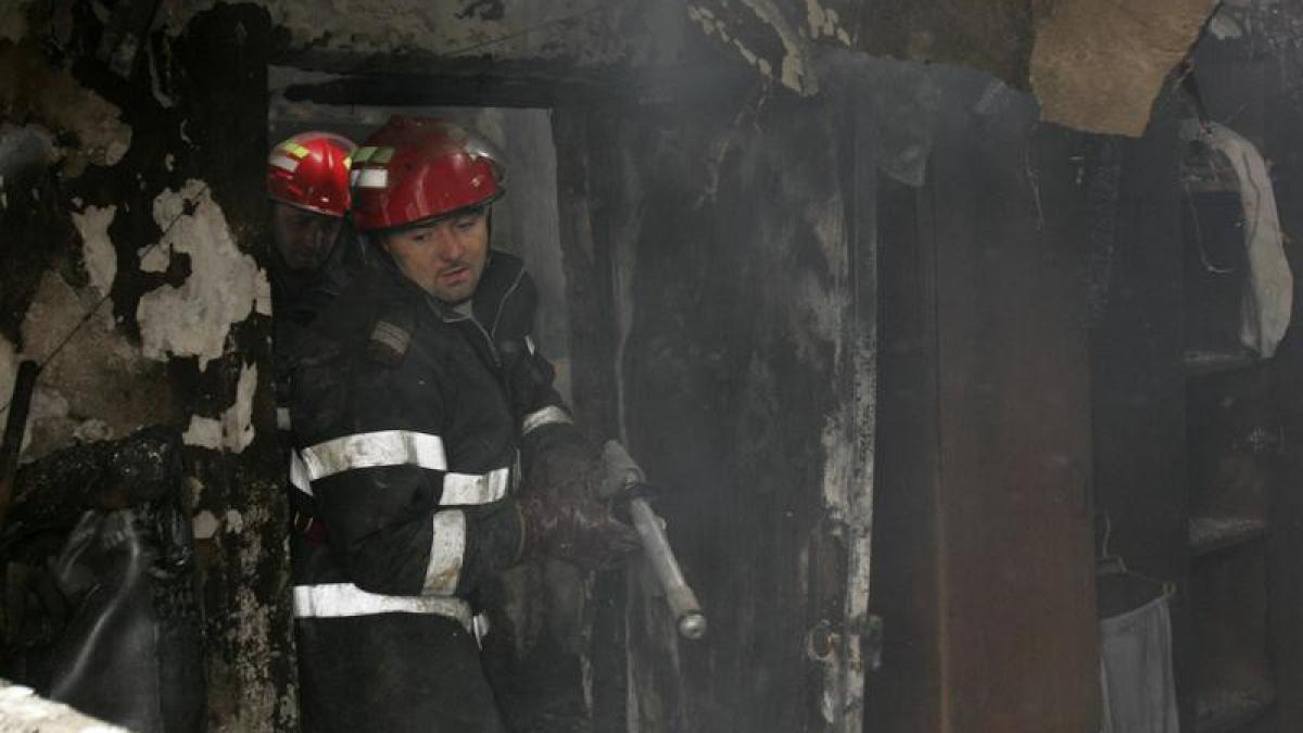 noapte de infern pentru zeci de bucuresteni au ramas captivi in apartamente dupa ce blocul a luat