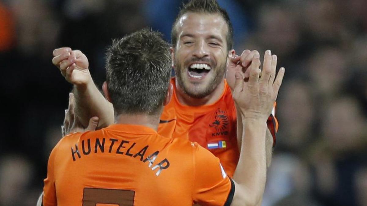 preliminarii cm 2014 grupa d victorii pentru olanda si ungaria