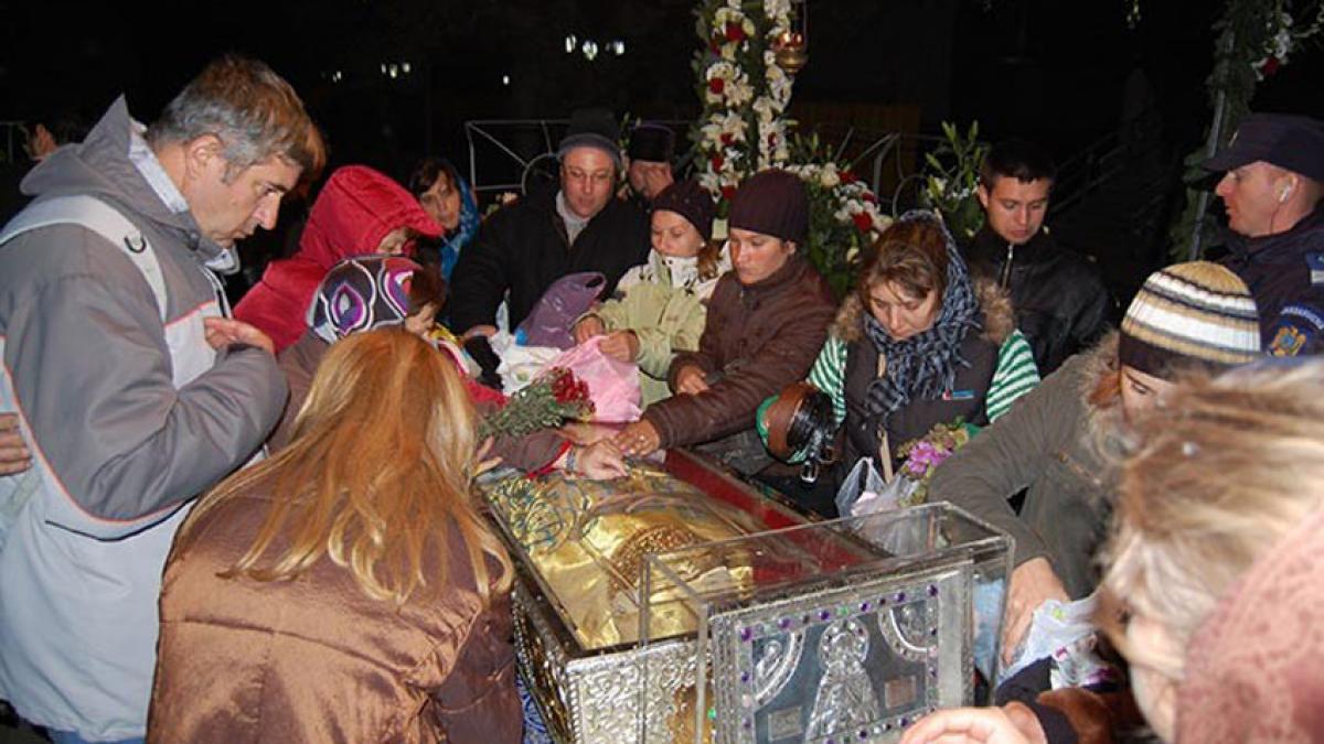 sfanta parascheva are mii de fani pe facebook