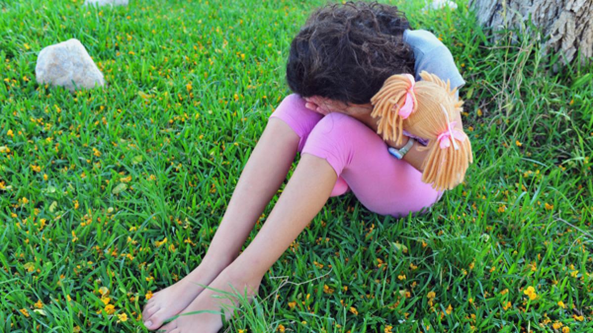 un hunedorean a fost retinut pentru pornografie infantila si violarea unei fete de 13 ani