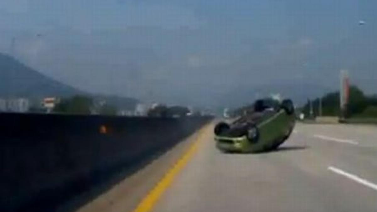 vezi aici un accident incredibil un matiz s a rasturnat spectaculos