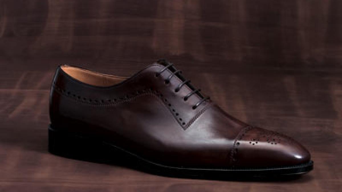 bogatii lumii poarta pantofi romanesti facuti la piatra neamt
