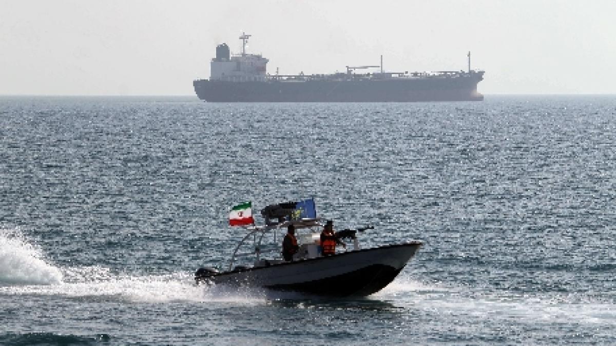 gardienii revolutiei din iran planuiesc sa scufunde un petrolier pentru a forta mana occidentului