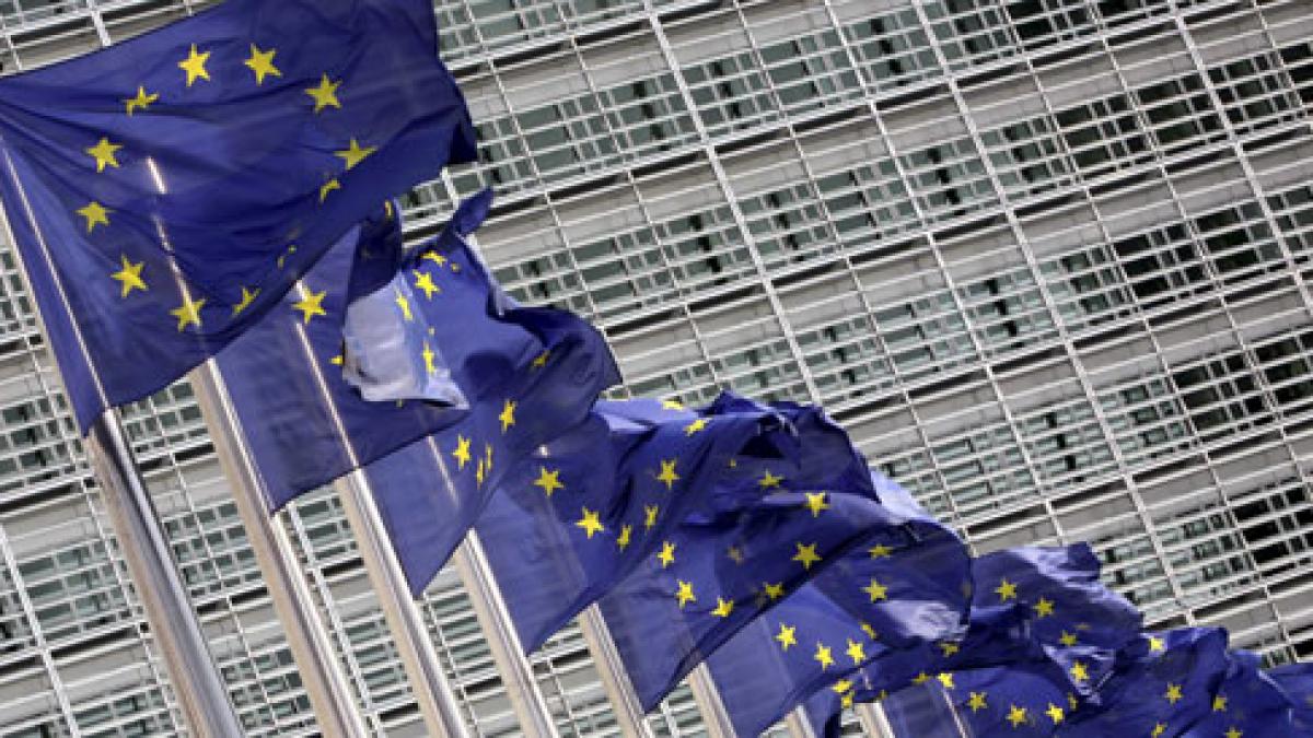 dupa 14 ani de munca a iesit la pensie cu 13 289 de euro luna cu cat sunt platiti functionarii de