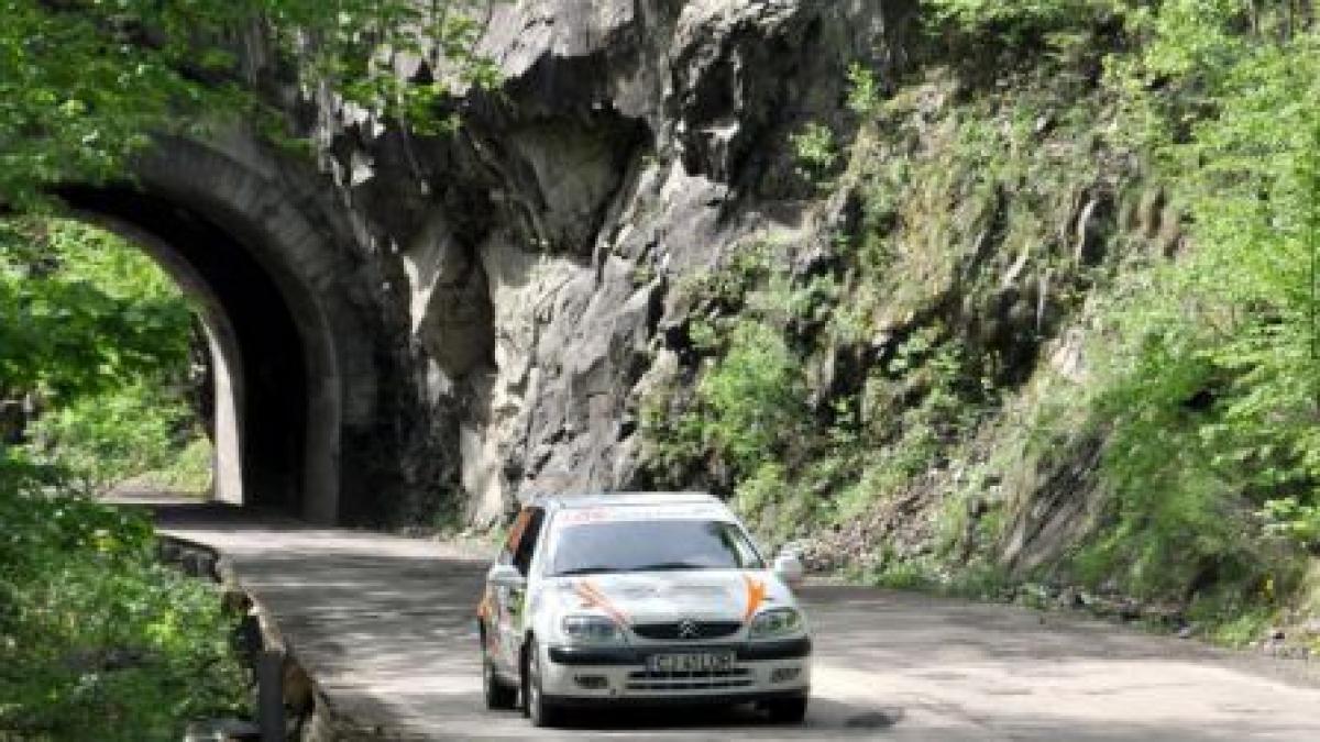 locul din romania in care ai putea fi strivit in orice moment de bucati imense de piatra