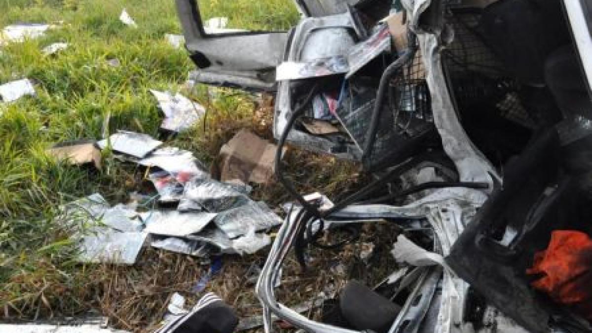 taxiul mortii trei morti si patru raniti in urma unui accident extrem de grav in caras severin