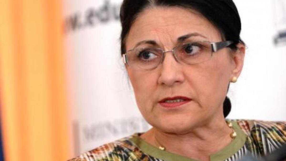 andronescu vrea siguranta in scoli usa sa fie incuiata in timpul orelor