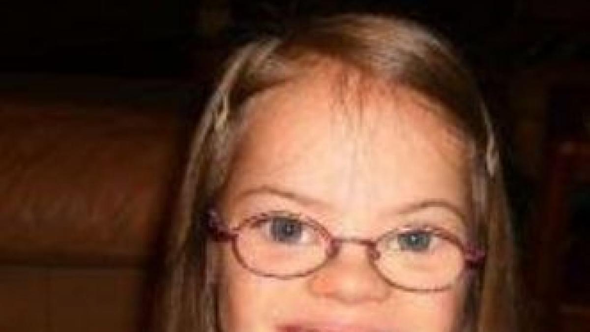 ea e sora mea are sindromul down si crede ca nu e frumoasa ce s a intamplat pe facebook dupa acest