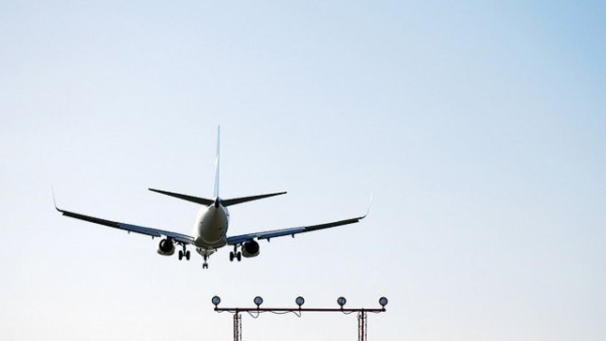 avionul presedintelui georgian mihail saakasvili intors de urgenta pe baneasa