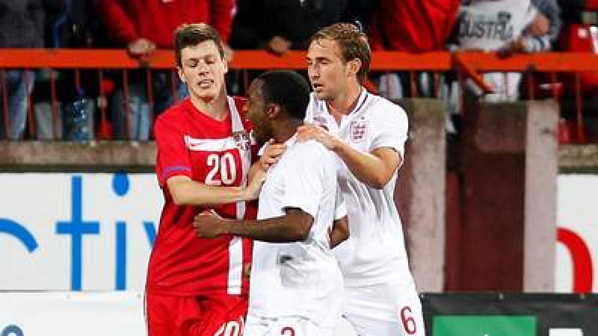 uefa ancheteaza violentele si scandarile rasiste de la meciul de tineret serbia anglia