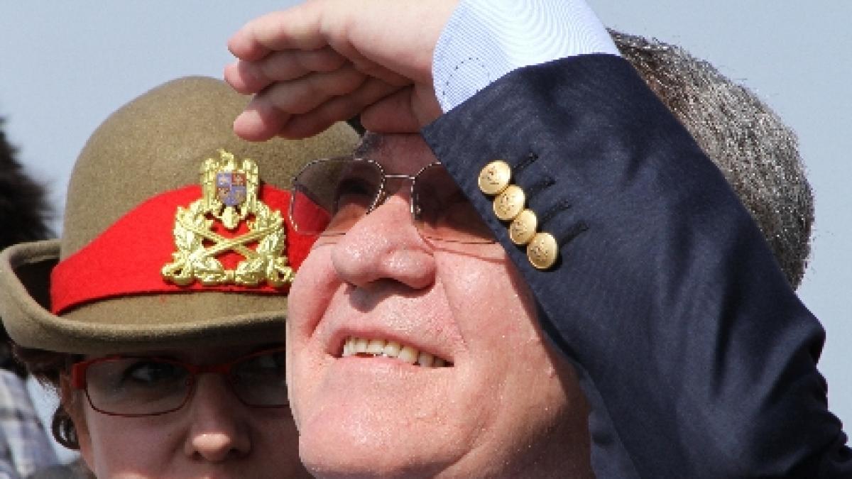 ministrul apararii parada de 1 decembrie va avea loc dar manifestatiile nu vor avea o amploare