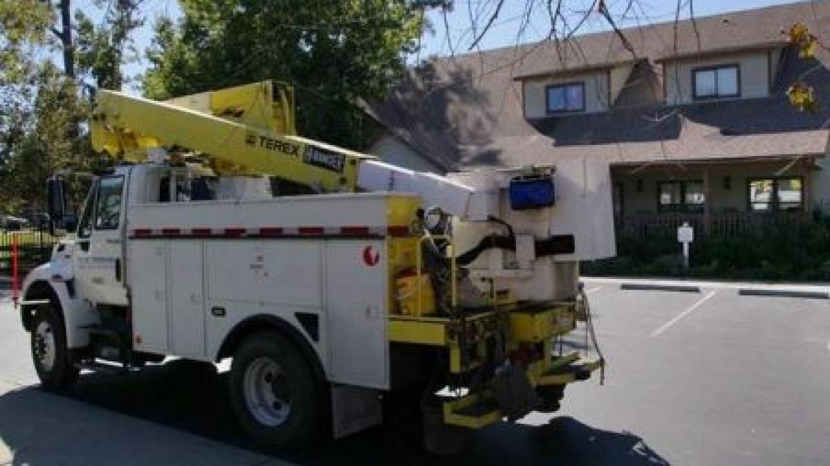 cel putin 55 de raniti dupa prabusirea unei cladiri in florida