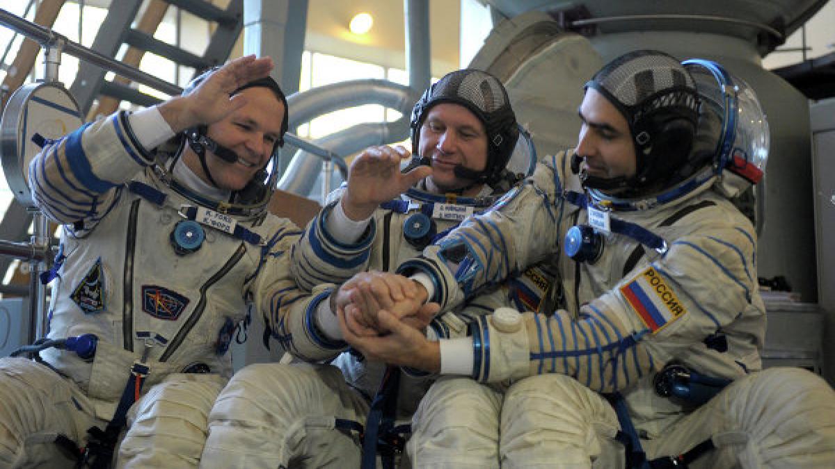 noul echipaj pentru statia spatiala internationala este gata de plecare