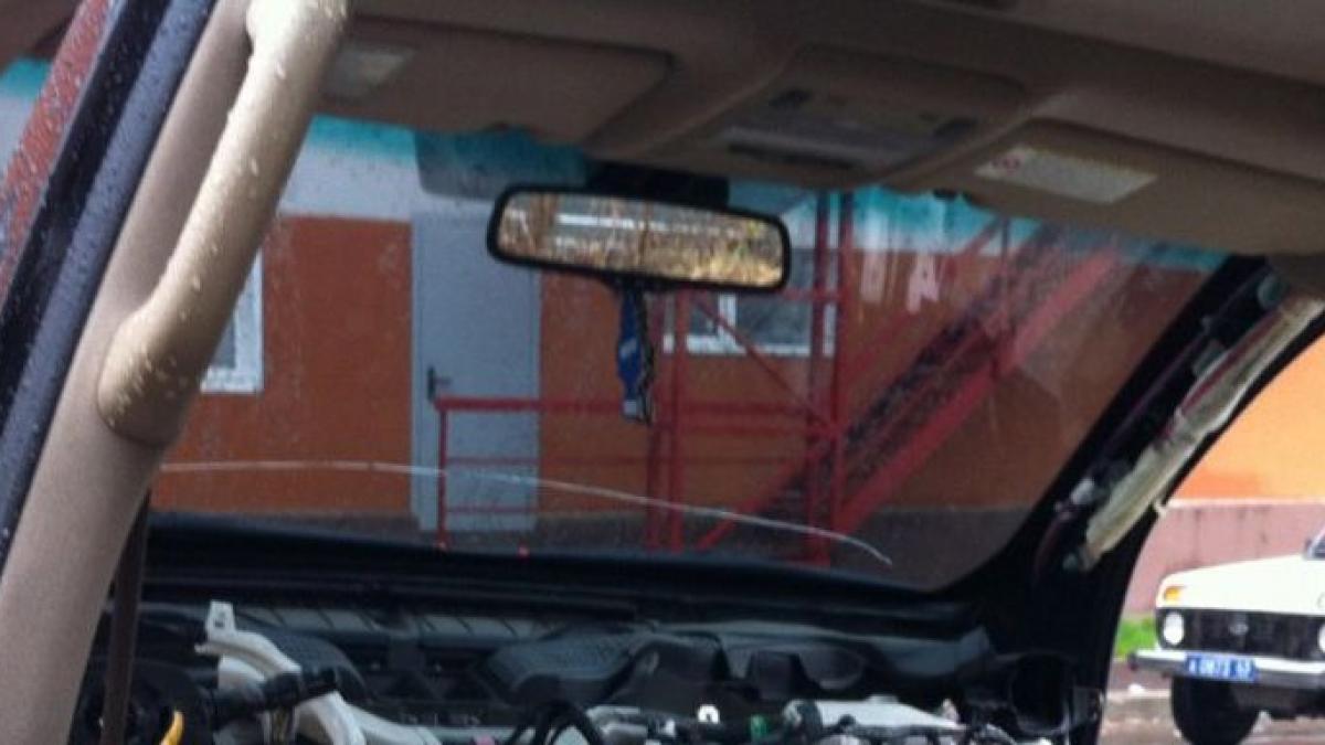 un sofer a incremenit cand si a vazut masina dimineata o parcase cu o seara inainte in fata blocului