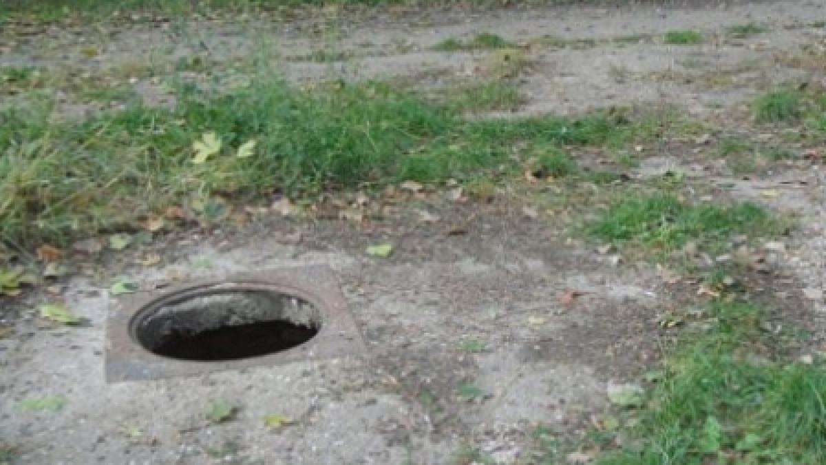 o fetita de cinci ani la spital dupa ce a cazut intr o canalizare din medgidia