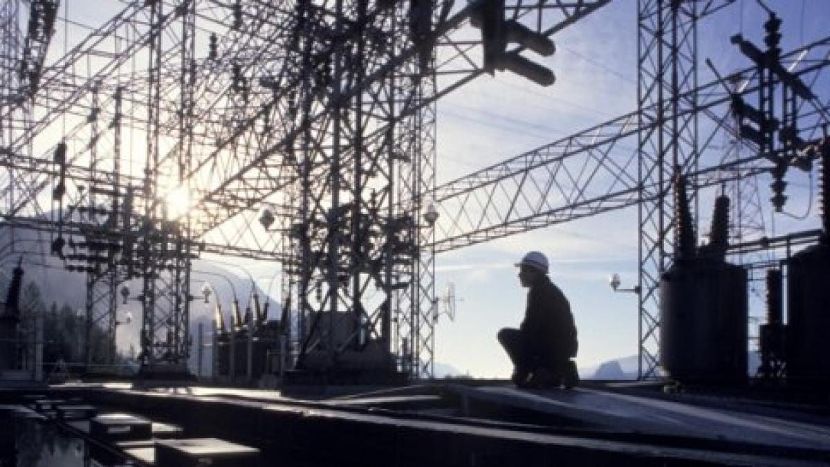 statul are mainile legate nu mai avem nicio sansa sa le revitalizam asteapta salvarea de la