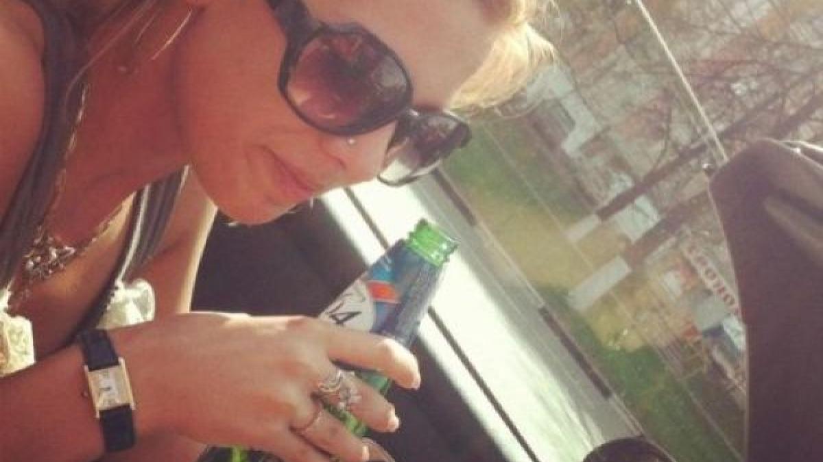 aceste fotografii i au adus un verdict necrutator din cauza ei un barbat a fost nenorocit pe viata