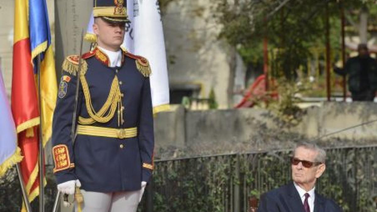 angela gheorghiu oana pellea si mugur isarescu decorati de regele mihai i de ziua sa