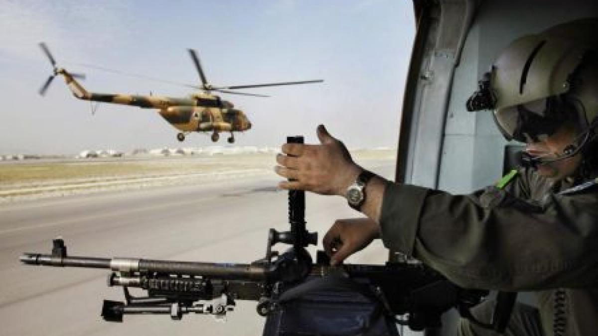 atacuri similare au loc tot mai des un elicopter cu doi polonezi la bord atacat in afganistan