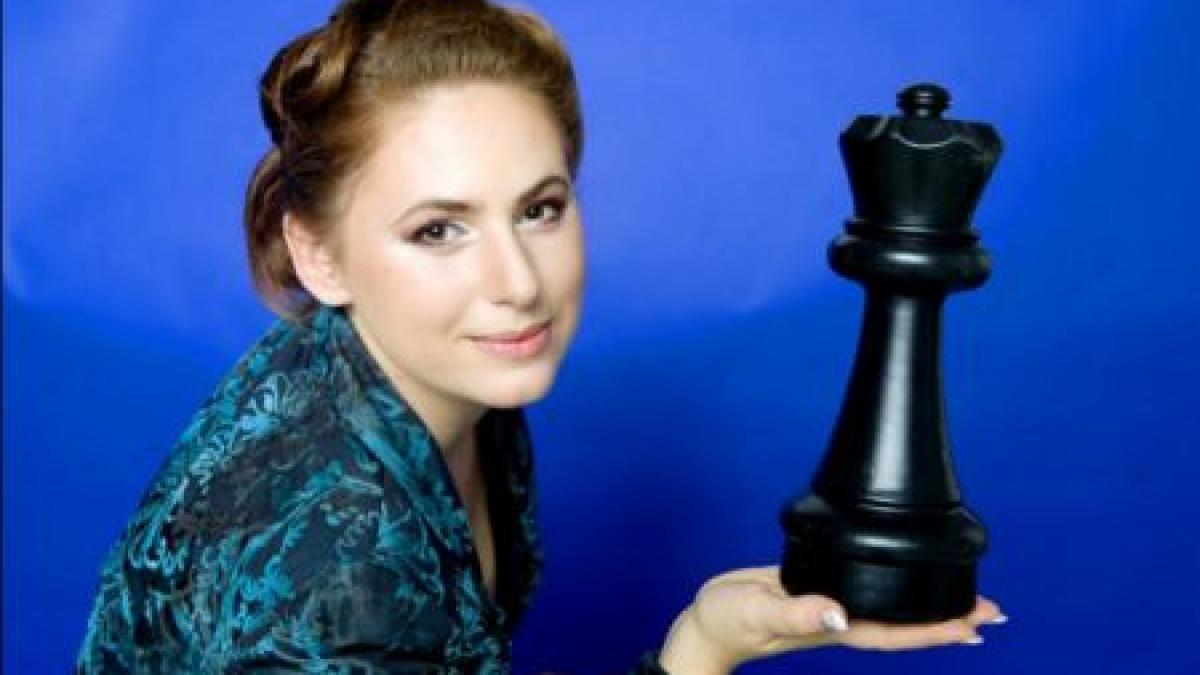 femeia care i a batut pe barbati la propriul lor joc marele garry kasparov a fost umilit de ea