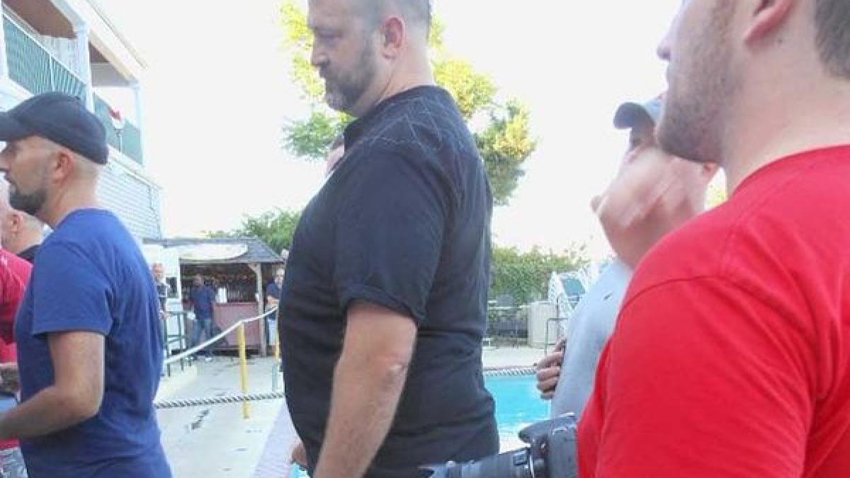 femeile credeau ca este cel mai fioros barbat dar dupa ce l au vazut asa au inceput sa si bata joc