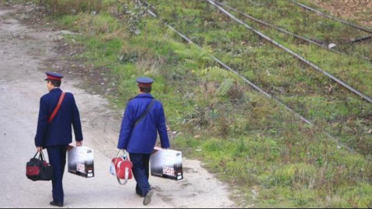 n am avut timp sa mi iau bilet iti dau 5 lei pentru doua persoane controlorii cfr nu se tem sa ia