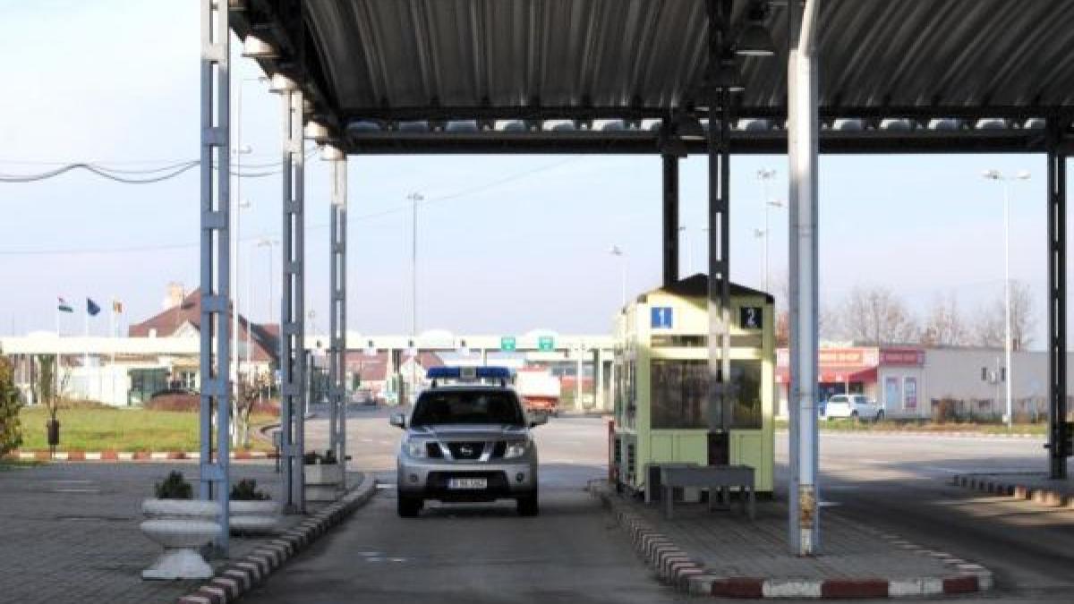 ue ar putea reintroduce vizele pentru cinci tari din balcani