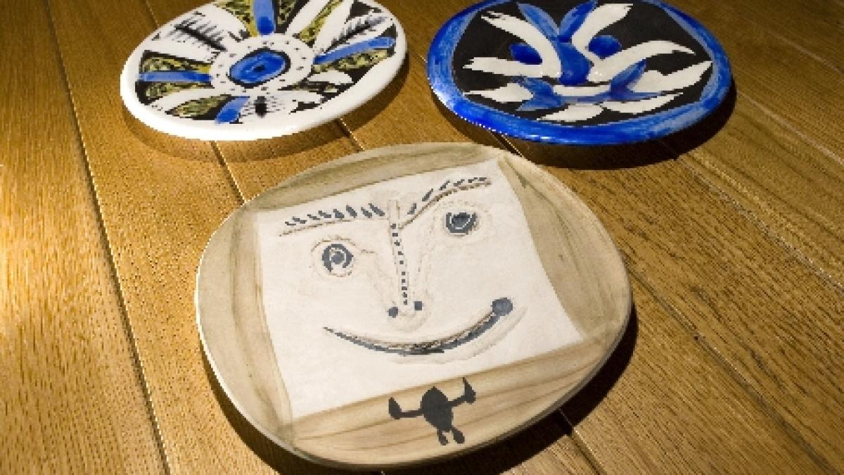 o colectie de ceramica realizata de pablo picasso expusa la un muzeu din uzbekistan