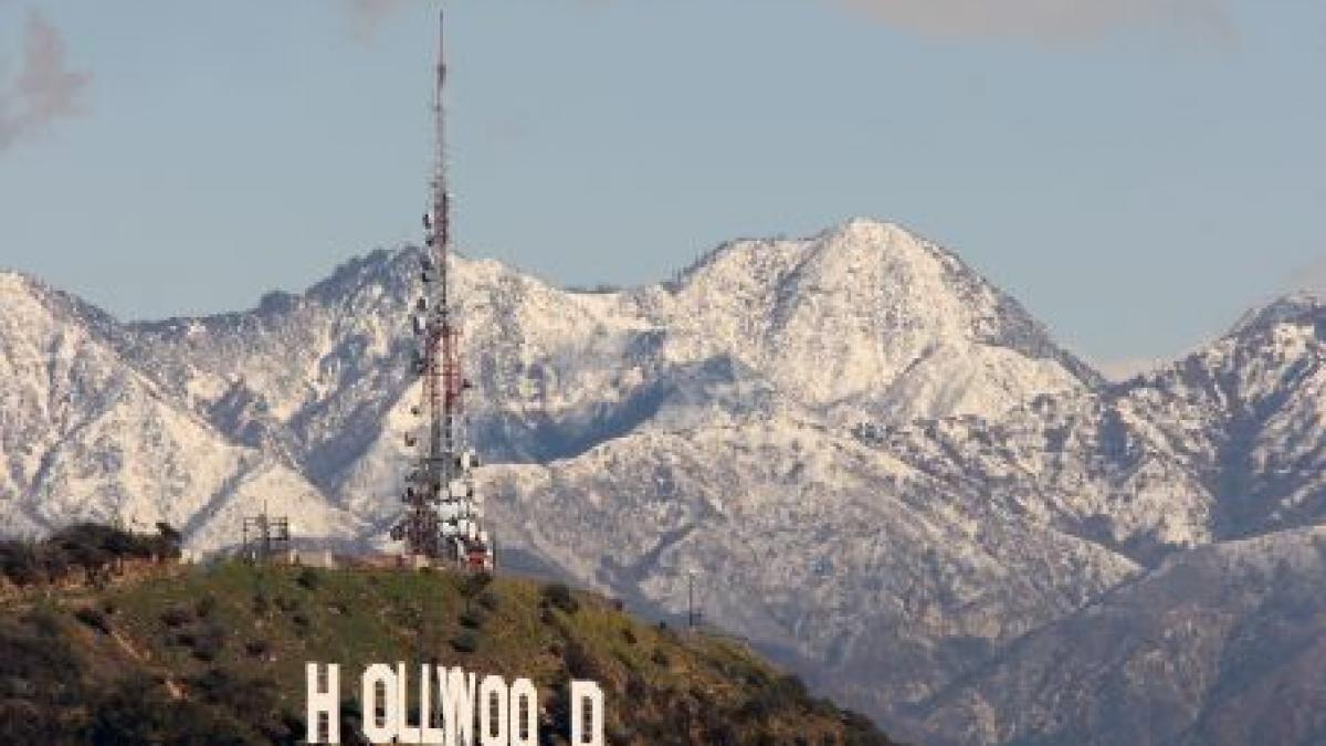 admirate dar neglijate ani la rand celebrele litere hollywood vor fi renovate 100