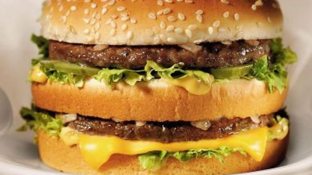 este cel mai consumat hamburger din lume dar iata ingredientele care l fac irezistibil daca poti fa