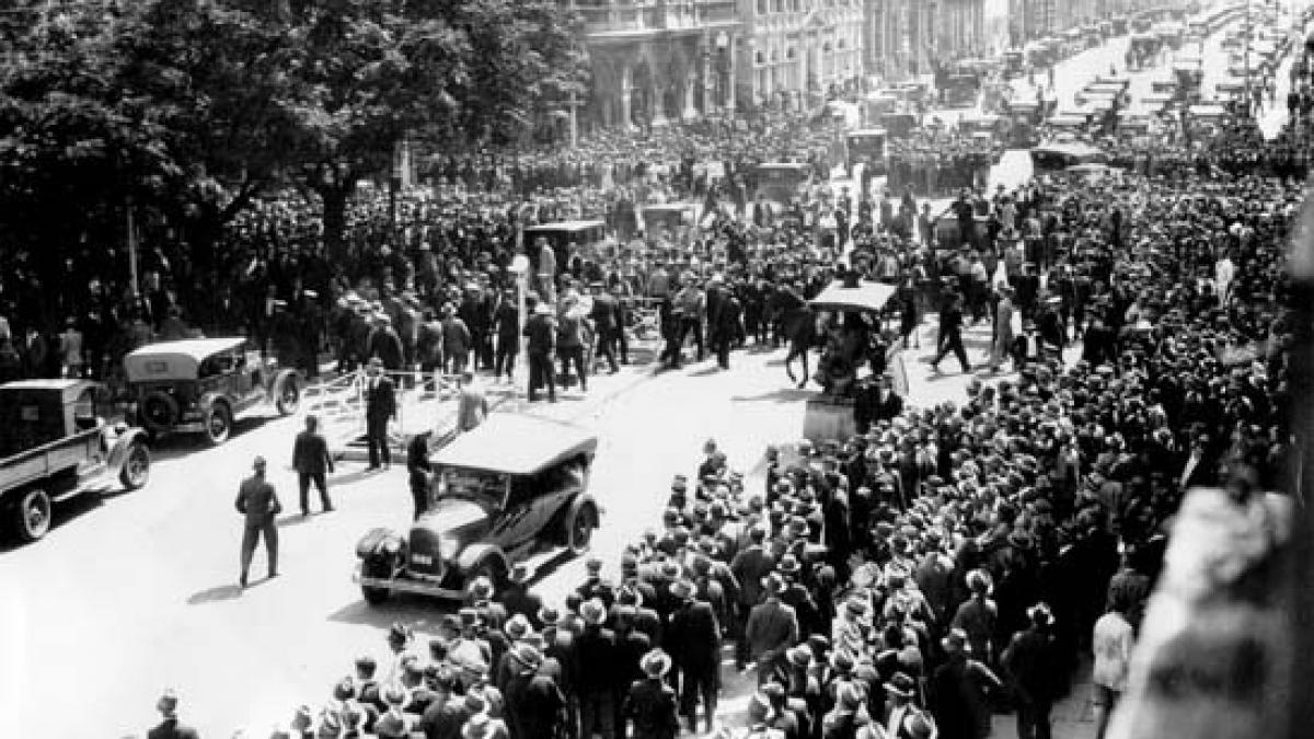 parca suntem loviti din nou de marea criza economica milioane de europeni au ajuns pe drumuri si nu