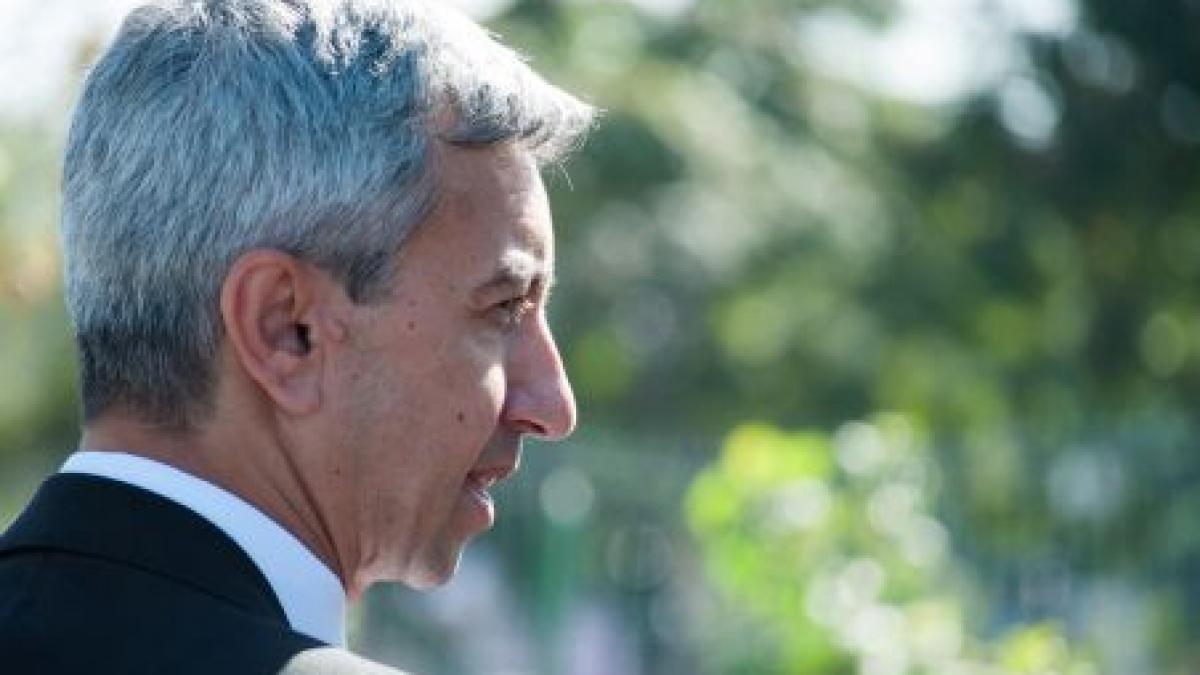 de ce diaconescu l a ales contracandidat pe ponta si nu pe antonescu