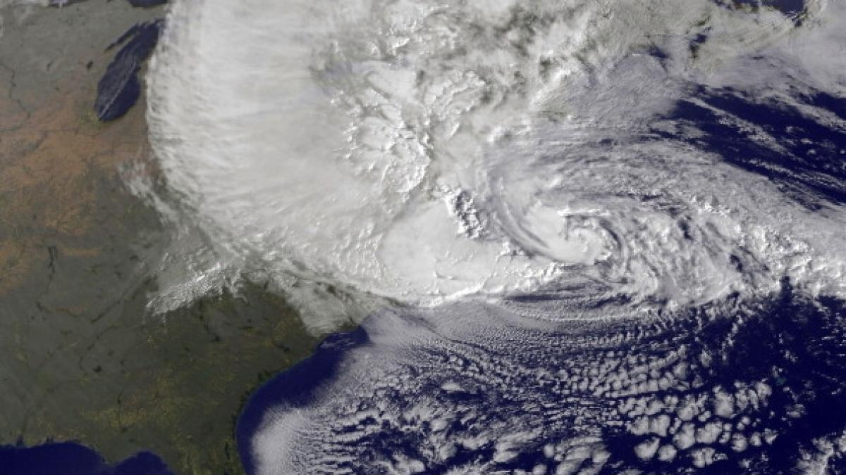 de unde vin numele uraganelor care devasteaza continentele americane