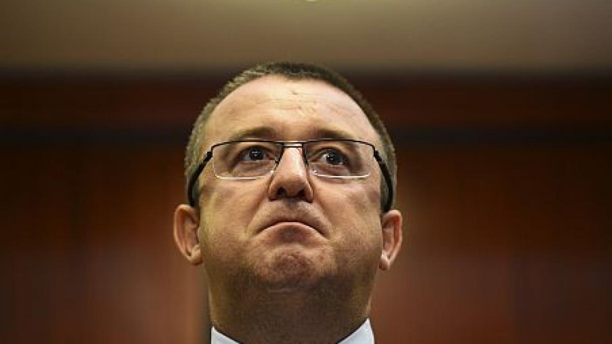 stenograme porno cu sorin blejnar si fosta sa sefa de cabinet imi taie imi tunde parul de la fl