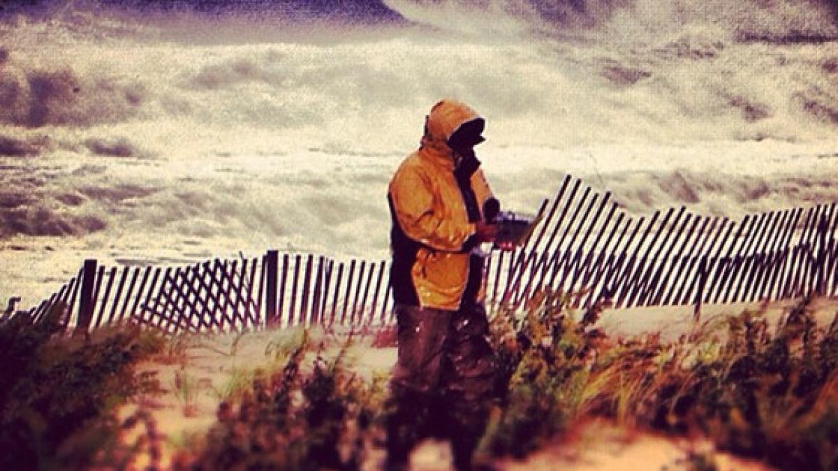 uraganul sandy a fost grav afectat de casa lui chuck norris americanii au inceput sa faca glume pe