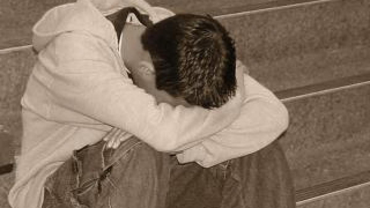 cand educatia se face cu palma un adolescent s a aruncat de la etajul 7 de frica parintilor