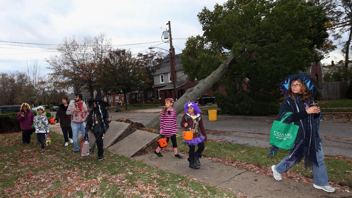 ciclonul sandy a facut pagube la situl memorialului 11 septembrie de la new york