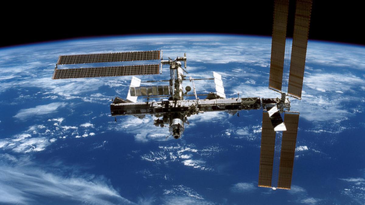 cum se distreaza astronautii aflati pe statia spatiala internationala