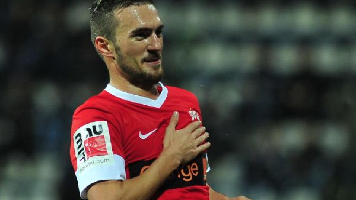 dinamo a invins cu 2 1 pe pandurii tg jiu si s a calificat in sferturile de finala ale cupei