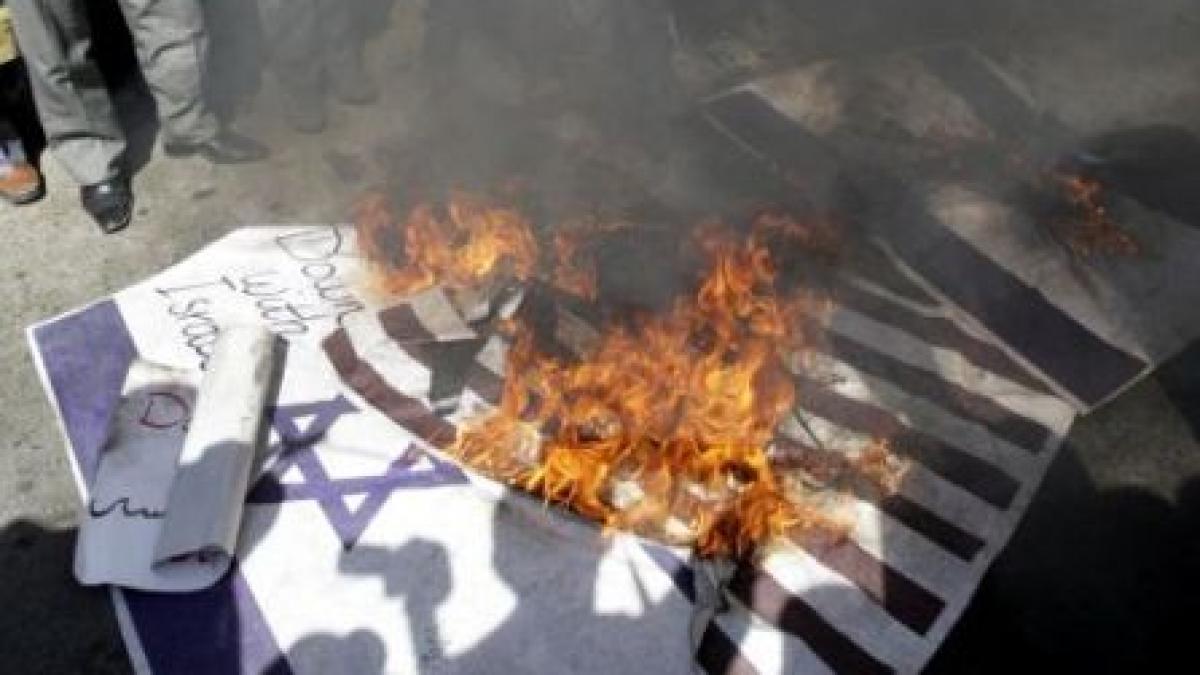 moarte americii moarte israelului iranienii au incendiat steaguri americane si israeliene pentru a