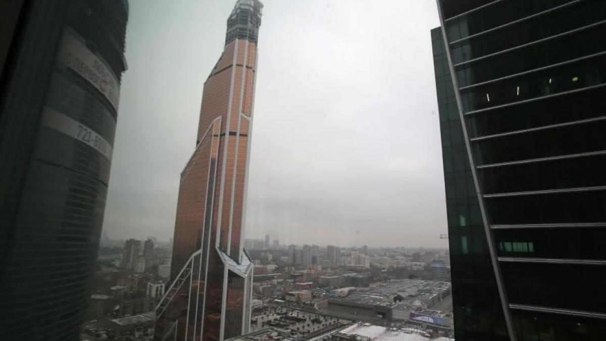 monstrul cu 70 de etaje din moscova rusii au investit un miliard de dolari in cea mai inalta