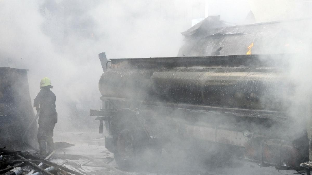 insurgentii sirieni au atacat o baza aeriana si un aeroport militar 21 de soldati au murit