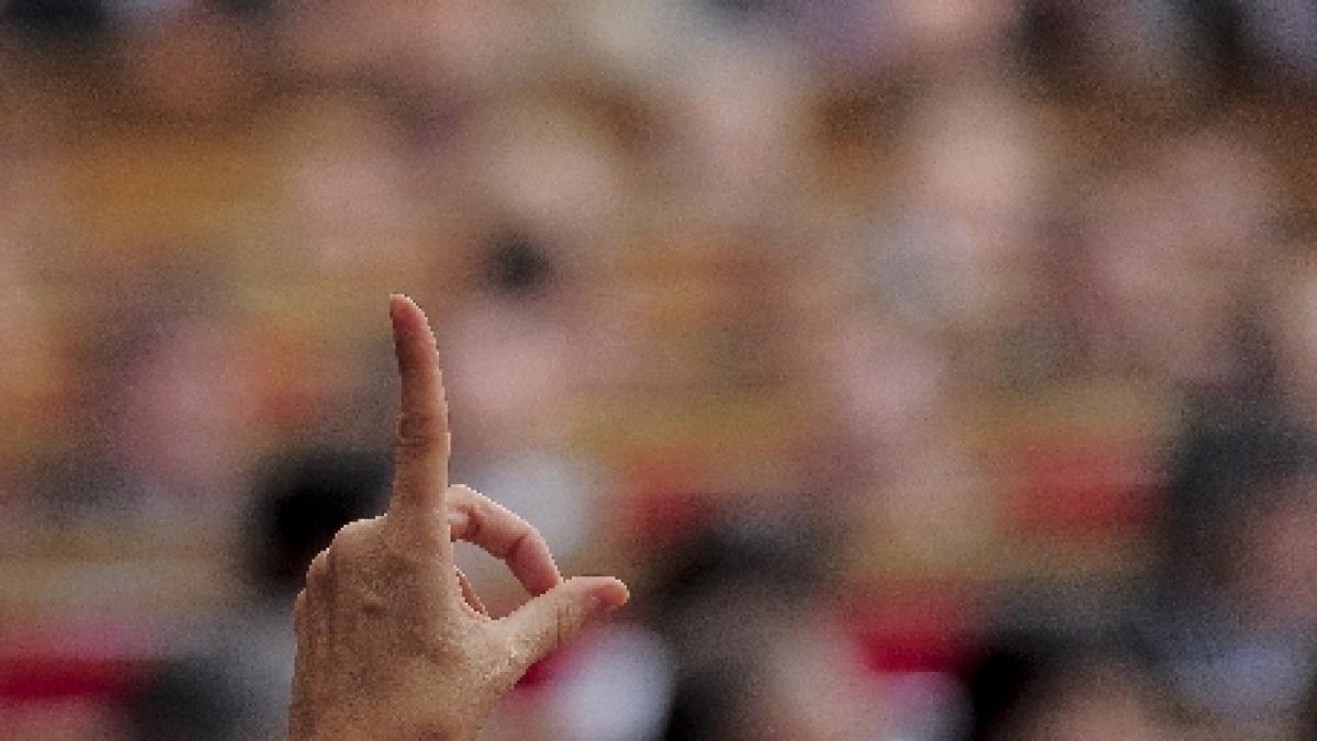 pedro almoldovar mario vargas llosa si alti sute de intelectuali au semnat un manifest impotriva