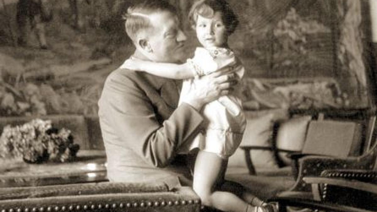 hitler vecinul de alaturi o copilarie evreiasca pe strada liderului nazist