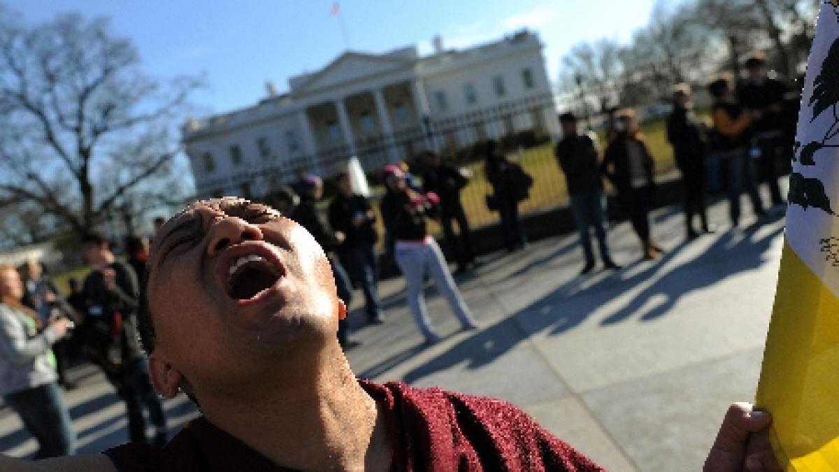 un tanar tibetan si a dat foc in fata unei manastiri budhiste din china