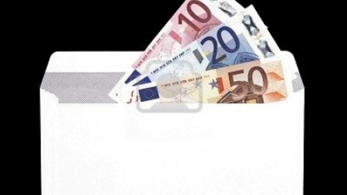 in plina criza bugetarii primesc prima de craciun si in acest an