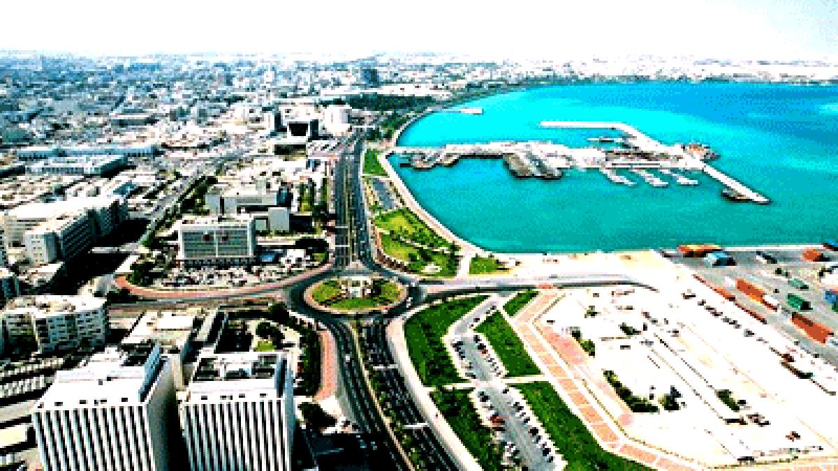 in tara asta benzina e mai ieftina decat apa plata iar servitorii mai au putin si iti spala si