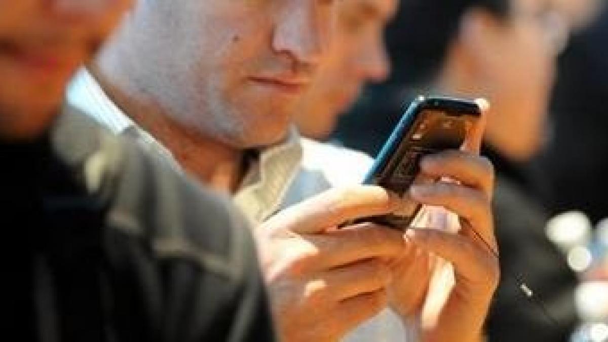 smartphone ul noua arma la care recurg pedofilii aveti mare grija cu cine vorbesc copiii