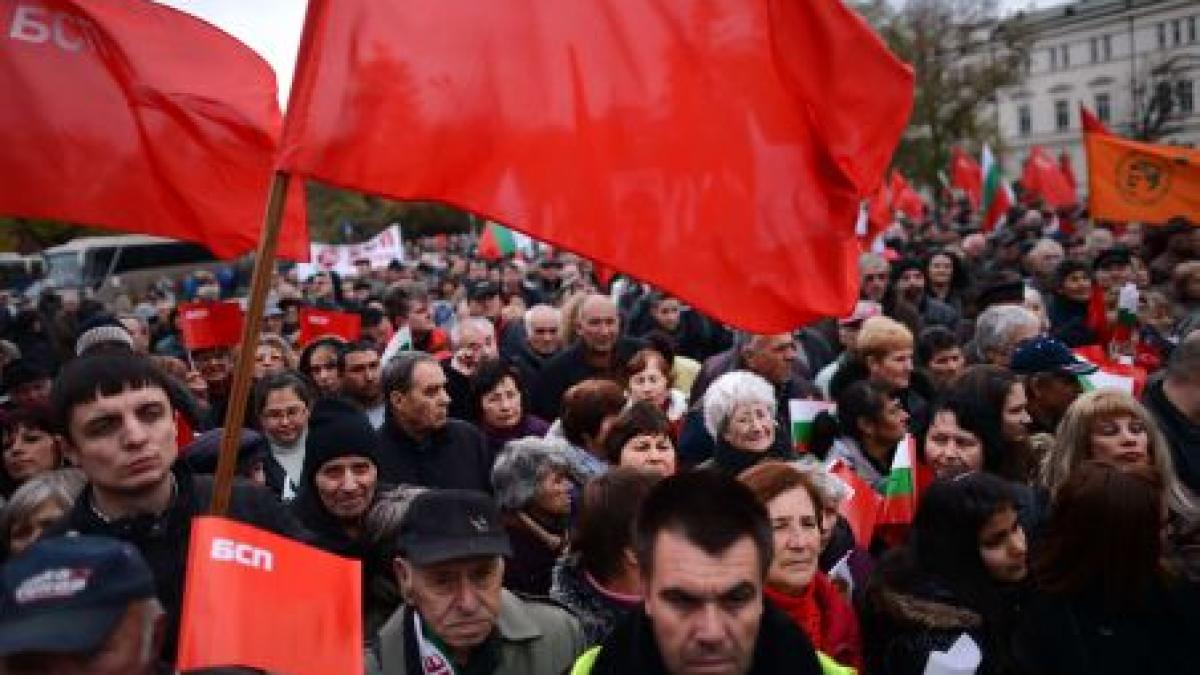 bulgaria cel mai mare protest anti austeritate din ultimii ani manifestantii cer demisia guvernului
